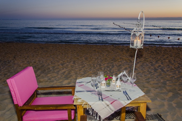 Romantic Dinner at Edde Sands